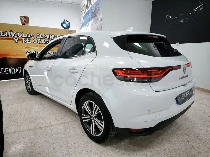 Usado Renault Mégane IV Zen 115 CV (84 kW) 2022 Blanco Berlina