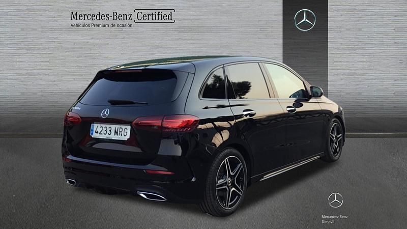 Usado Mercedes B200 150 CV (110 kW) 2024 Negro Monovolumen