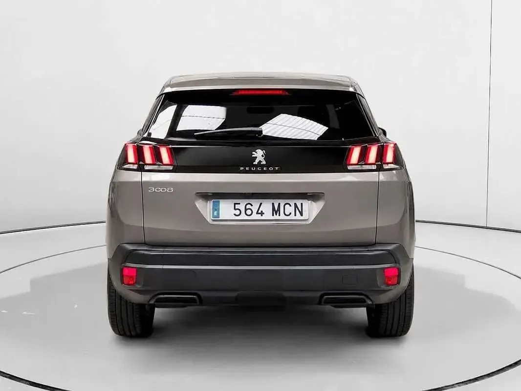 Usado Peugeot 3008 Active 131 CV (96 kW) 2022 Gris SUV