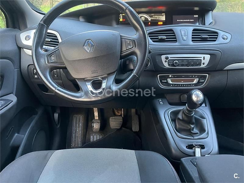 Usado Renault Scénic III 95 CV (69 kW) 2016 Negro Monovolumen