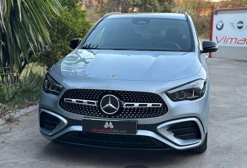 Usado Mercedes GLA200 150 CV (110 kW) 2024 Gris SUV