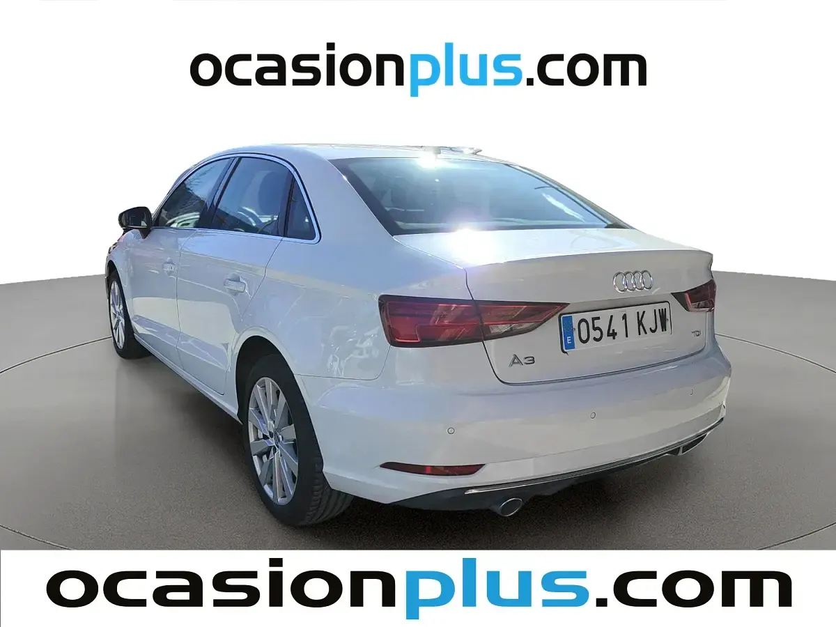 Usado Audi A3 Design 116 CV (85 kW) 2018 Blanco Berlina