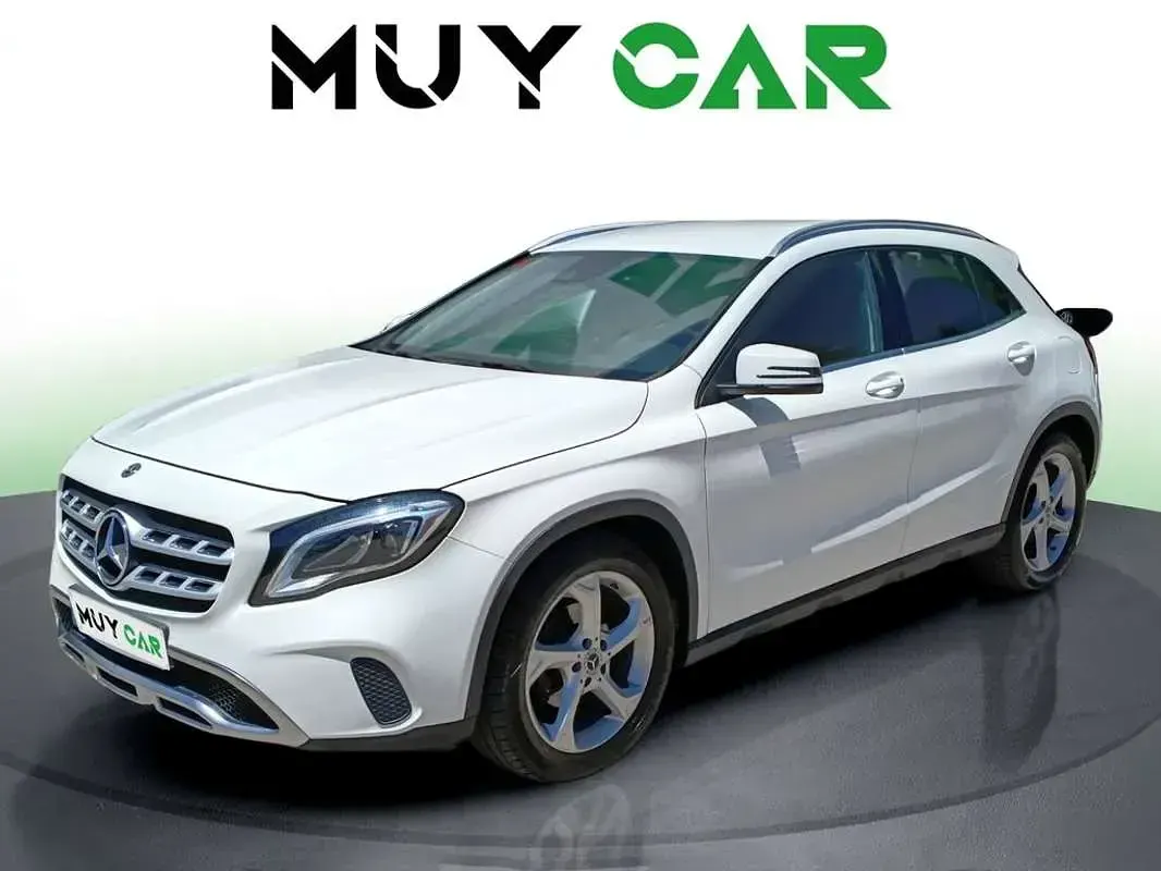 Usado Mercedes GLA180 122 CV (89 kW) 2019 Blanco SUV
