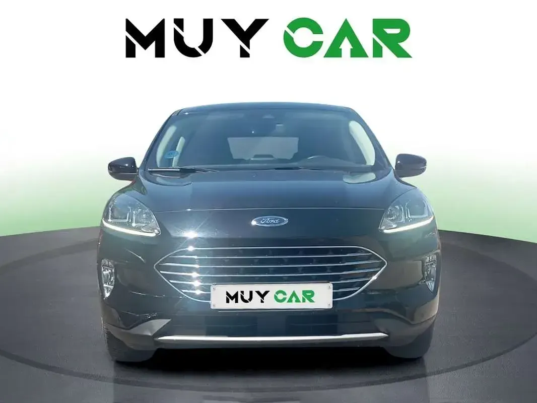 Usado Ford Kuga Titanium 226 CV (166 kW) 2021 Negro SUV