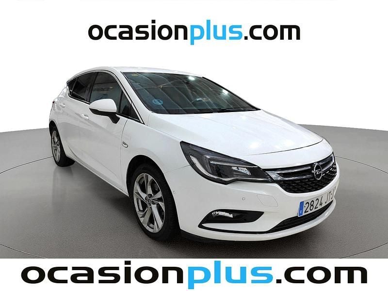 Usado Opel Astra Dynamic 150 CV (110 kW) 2016 Blanco Utilitario