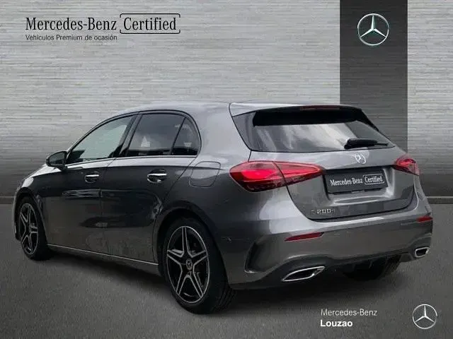 Usado Mercedes A200 150 CV (110 kW) 2025 Gris montaña Berlina