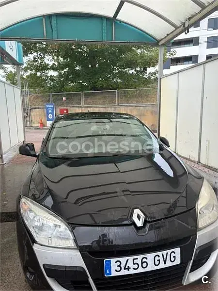 Usado Renault Mégane III Dynamique 160 CV (117 kW) 2010 Negro Berlina