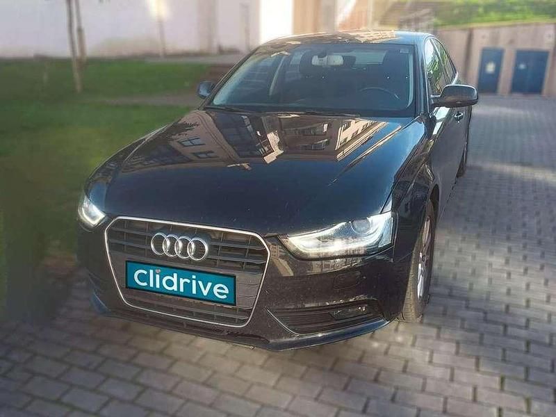 Usado Audi A4 Premium 150 CV (110 kW) 2012 Negro Berlina