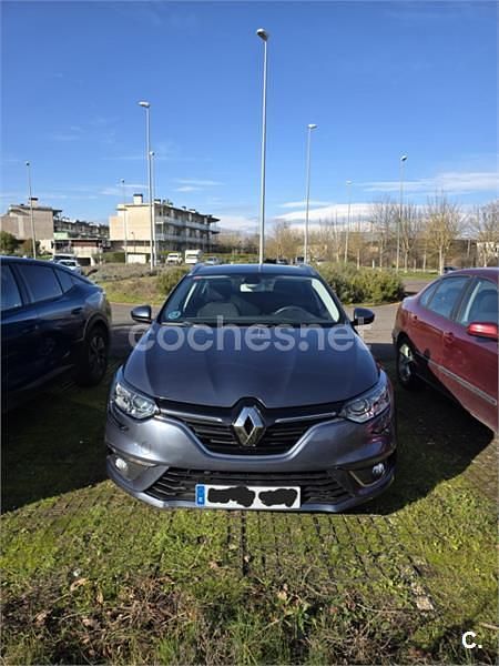 Usado Renault Mégane GrandTour Intens 90 CV (66 kW) 2017 Gris / plata Familiar