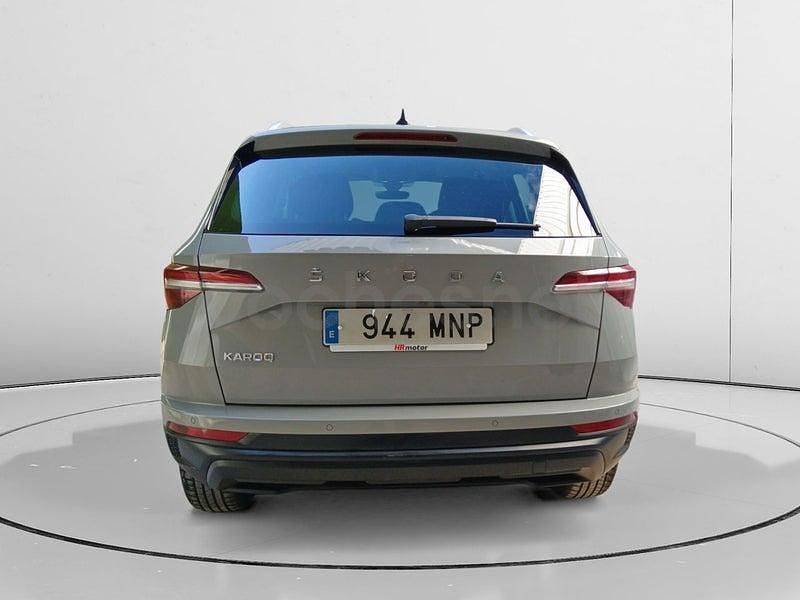 Usado Skoda Karoq Ambition 116 CV (85 kW) 2024 Gris / plata SUV