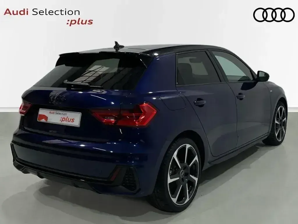 Usado Audi A1 Black Edition 116 CV (85 kW) 2025 Azul SUV