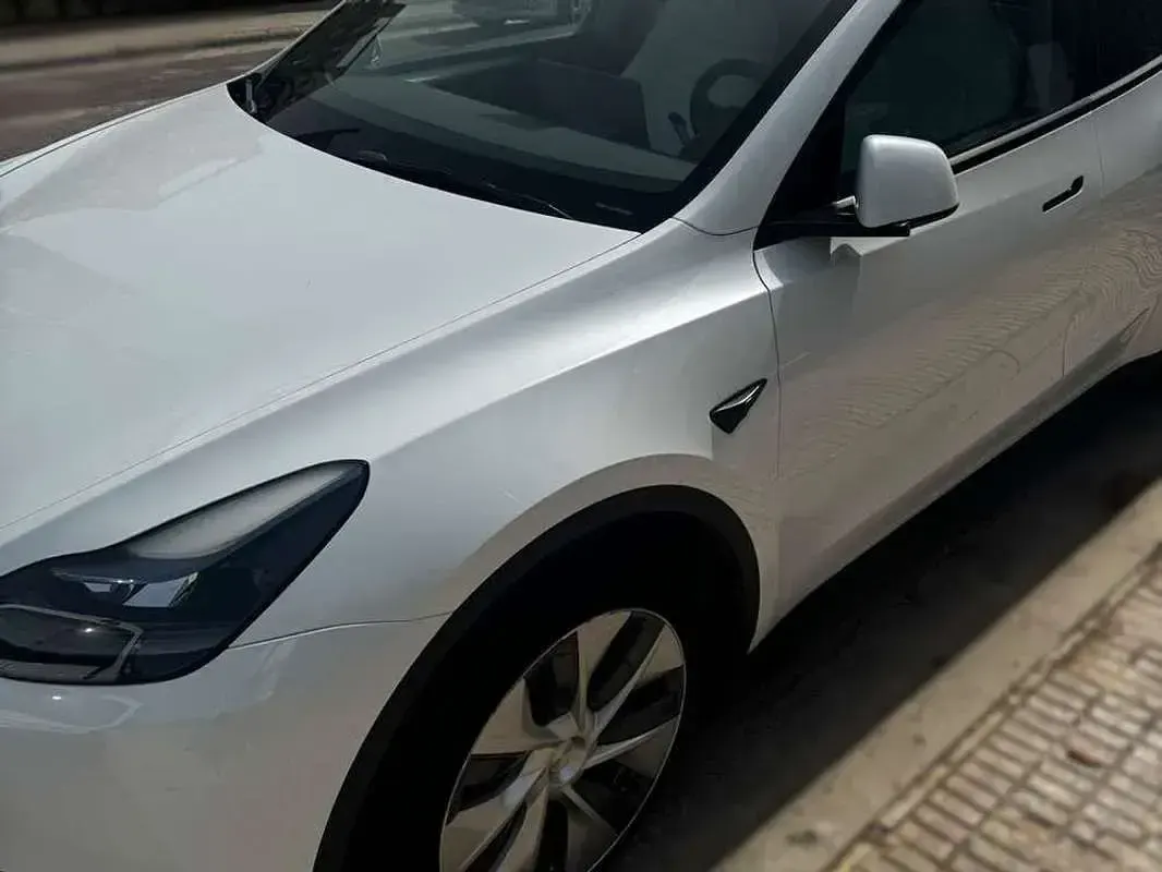 Usado Tesla Model Y RWD 255 kW (347 CV) 2023 Blanco SUV