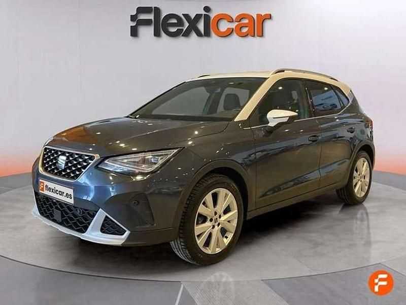 Usado Seat Arona Xperience 90 CV (66 kW) 2022 Gris SUV