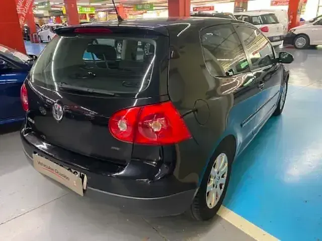 Usado VW Golf VI 105 CV (77 kW) 2008 Negro Utilitario