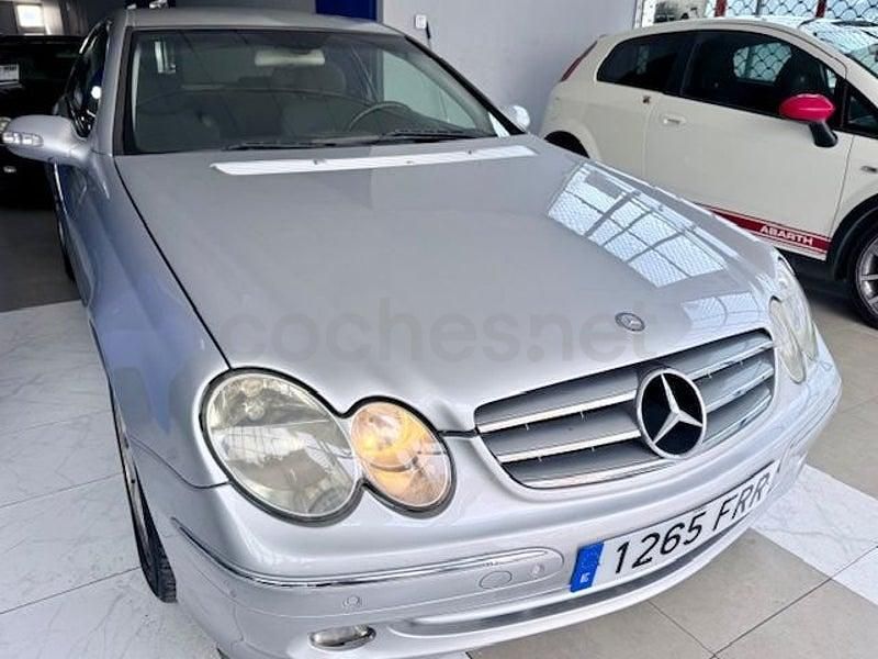 Usado Mercedes CLK270 Elegance 170 CV (125 kW) 2005 Gris / plata Coupe