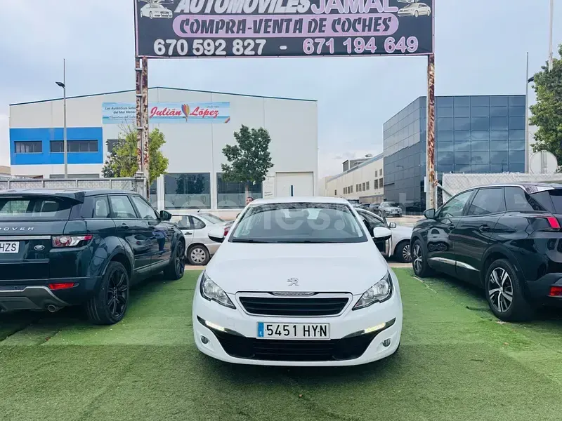 Usado Peugeot 308 Active 82 CV (60 kW) 2014 Blanco Berlina
