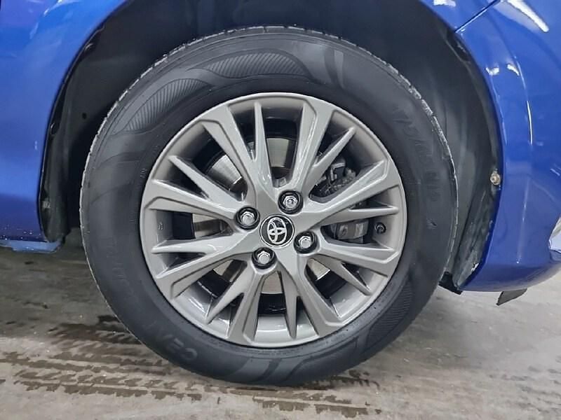 Usado Toyota Yaris Active 111 CV (81 kW) 2017 Azul Berlina