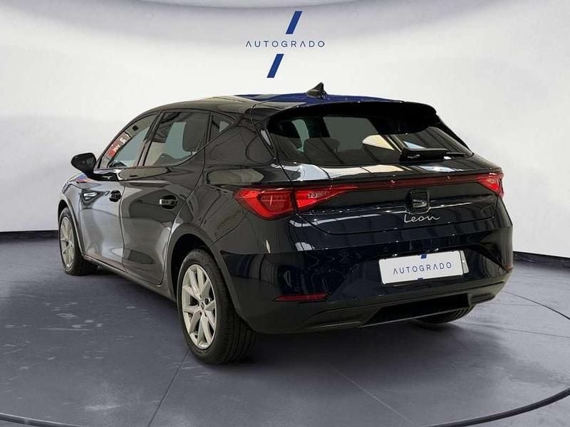 Usado Seat Leon Style 150 CV (110 kW) 2021 Azul Berlina