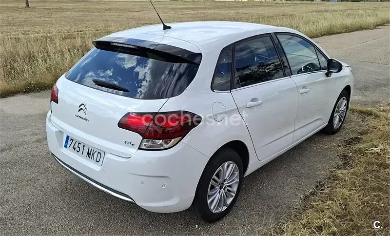 Usado Citroën C4 Shine 120 CV (88 kW) 2017 Blanco Berlina