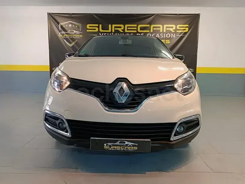 Usado Renault Captur Intens 120 CV (88 kW) 2015 Beige SUV