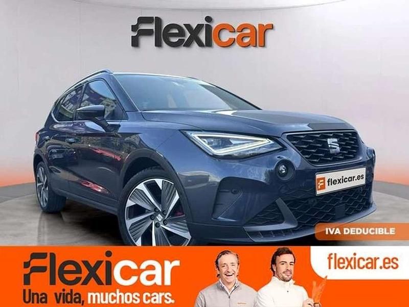 Gris Usado 2024 Seat Arona FR SUV | 21.190 € (Precio justo) - Imagen 1/4