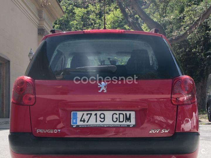 Usado Peugeot 207 95 CV (69 kW) 2008 Granate Familiar