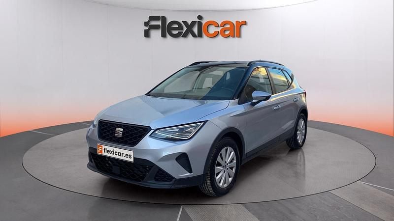 Usado Seat Arona Style 110 CV (80 kW) 2022 Gris SUV