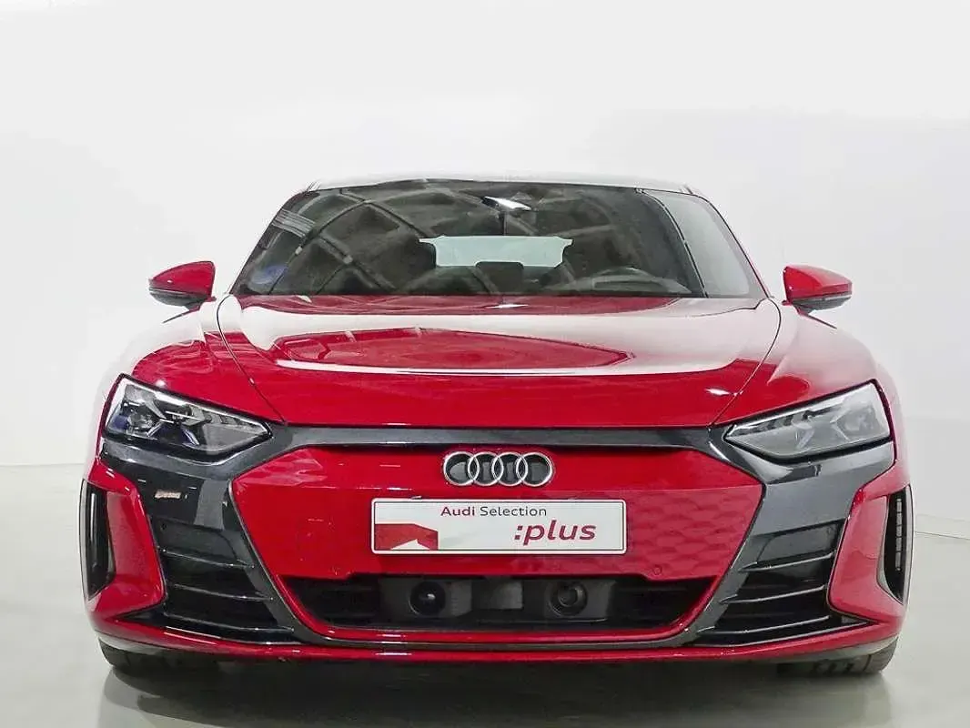 Usado Audi e-tron GT quattro Ambiente 430 kW (585 CV) 2021 Rojo Berlina