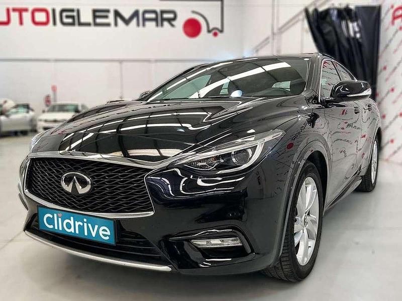 Usado Infiniti Q30 Premium 109 CV (80 kW) 2018 Negro Utilitario