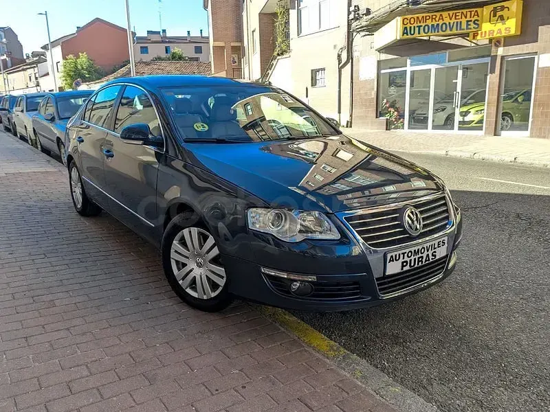 Usado VW Passat Highline 140 CV (102 kW) 2006 Azul Berlina