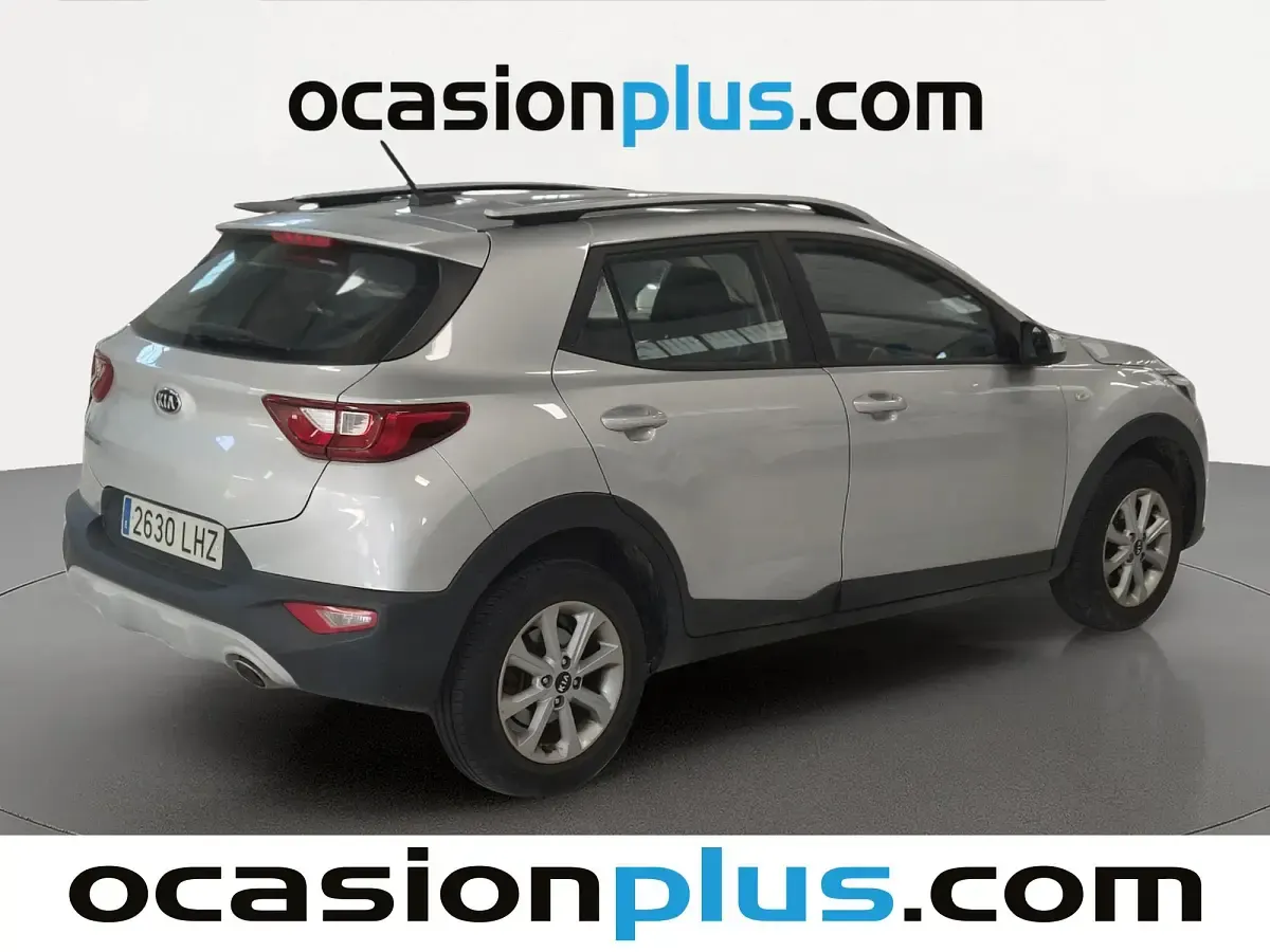 Usado Kia Stonic 84 CV (61 kW) 2020 Gris plata SUV