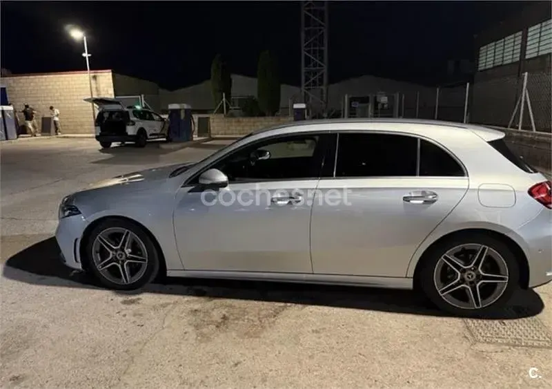 Usado Mercedes A200 150 CV (110 kW) 2022 Gris / plata Berlina