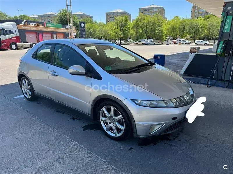 Usado Honda Civic Comfort 140 CV (102 kW) 2007 Gris / plata Berlina