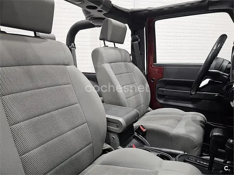 Usado Jeep Wrangler Sahara 200 CV (147 kW) 2016 Granate SUV