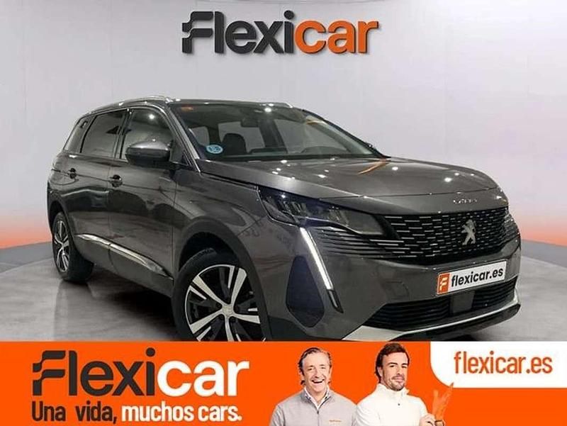Usado Peugeot 5008 Allure 131 CV (96 kW) 2021 Gris SUV
