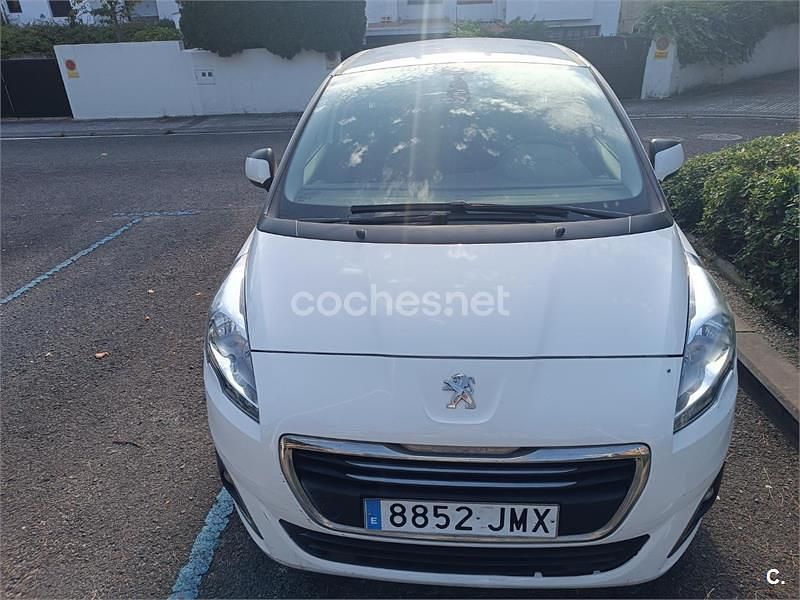 Usado Peugeot 5008 Active 120 CV (88 kW) 2016 Blanco Monovolumen