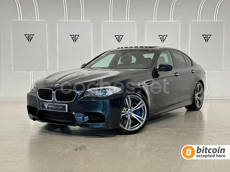Gris / plata Usado 2013 BMW M5 Comfort Edition Berlina | 41.900 € - Imagen 1/4