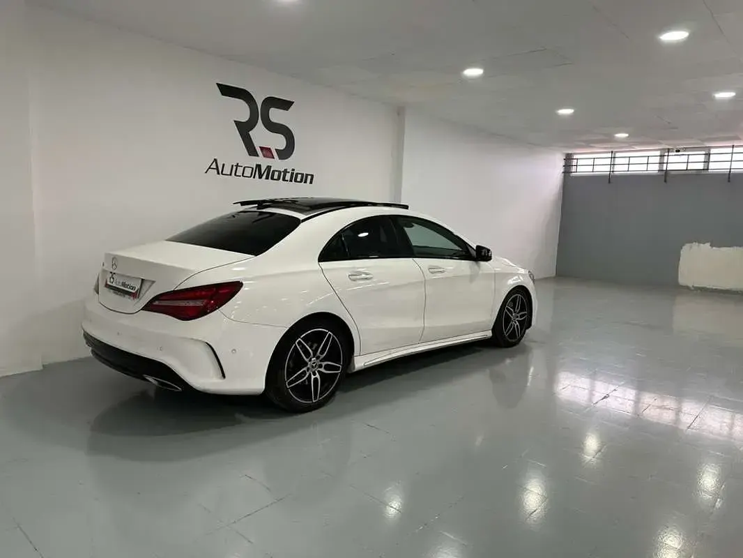 Usado Mercedes CLA220 170 CV (125 kW) 2018 Blanco Berlina