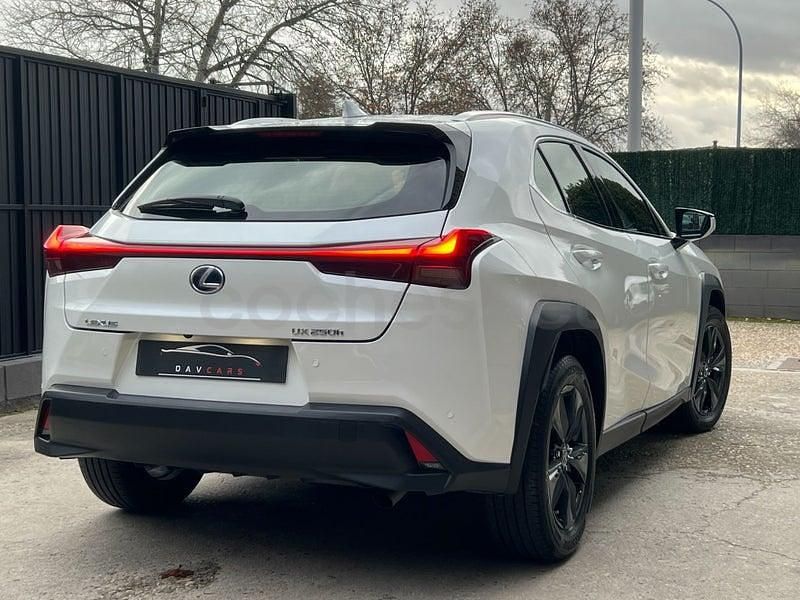 Usado Lexus UX Business Edition 184 CV (135 kW) 2020 Blanco SUV