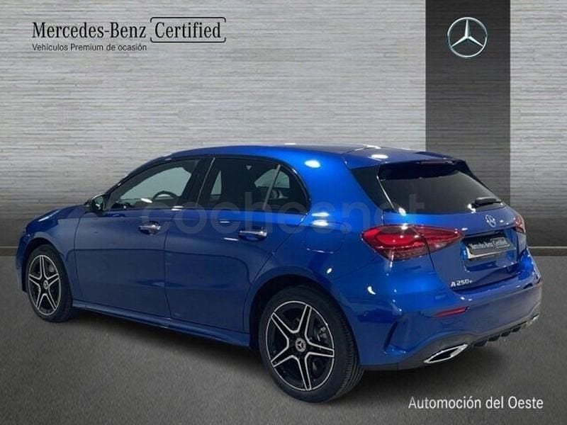 Usado Mercedes A250 AMG line 218 CV (160 kW) 2024 Azul Berlina