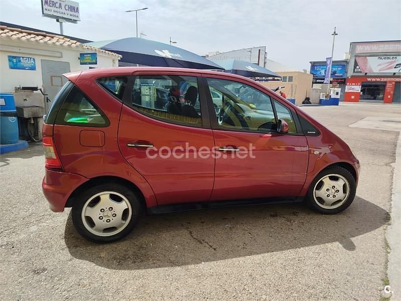 Usado Mercedes A160 Elegance 102 CV (75 kW) 2001 Granate Monovolumen