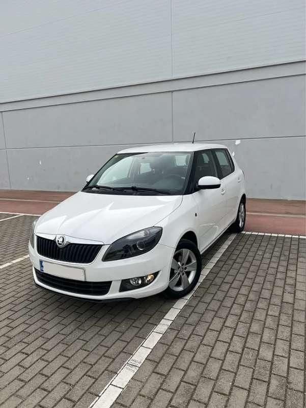 Usado Skoda Fabia 69 CV (50 kW) 2014 Blanco Utilitario