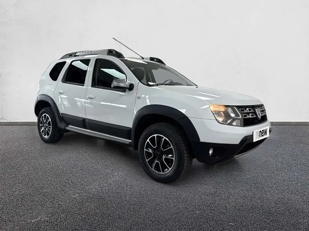 Usado Dacia Duster Urban Explorer 110 CV (80 kW) 2016 Gris / plata SUV