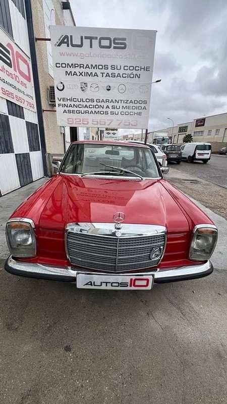 Usado Mercedes 220 114 CV (83 kW) 1975 Rojo Berlina