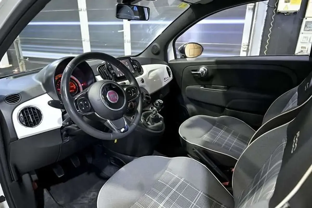 Usado Fiat 500 Lounge 71 CV (52 kW) 2020 Blanco Utilitario