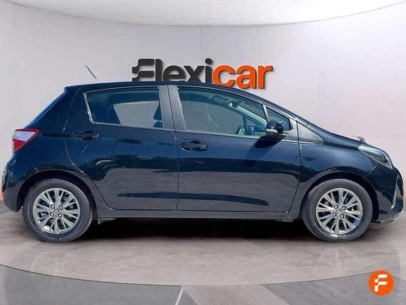 Usado Toyota Yaris Active 69 CV (50 kW) 2018 Negro Utilitario