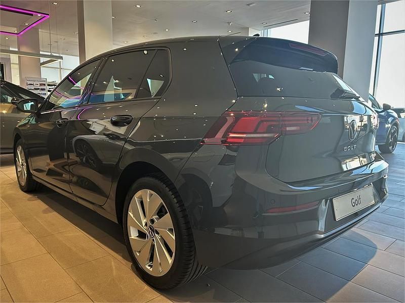 Nuevo VW Golf VIII Match 204 CV (150 kW) 2025 Gris oscuro Berlina
