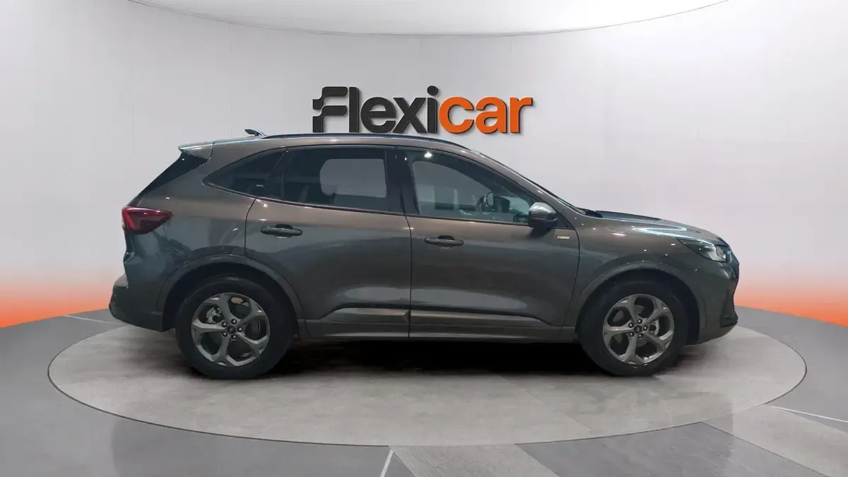 Begagnad Ford Kuga ST-Line 150 HK (110 kW) 2025 Grå SUV