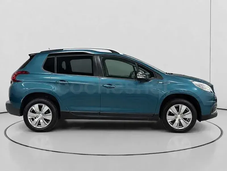 Usado Peugeot 2008 Style 110 CV (80 kW) 2017 Azul SUV