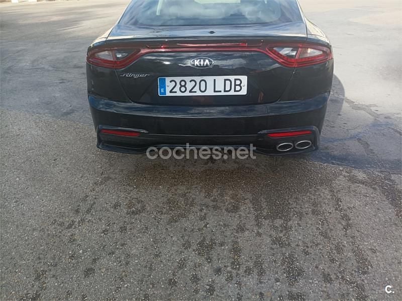 Usado Kia Stinger GT-Line 200 CV (147 kW) 2019 Negro Utilitario